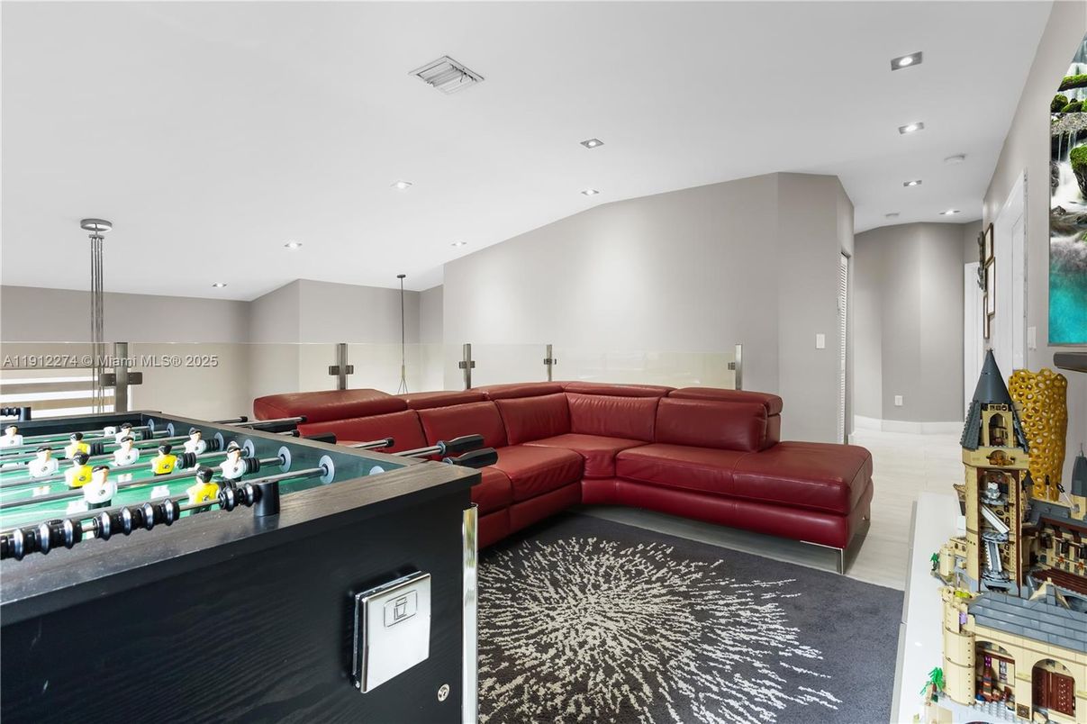 Game Room, Interior, Living room, Recessed Lighting