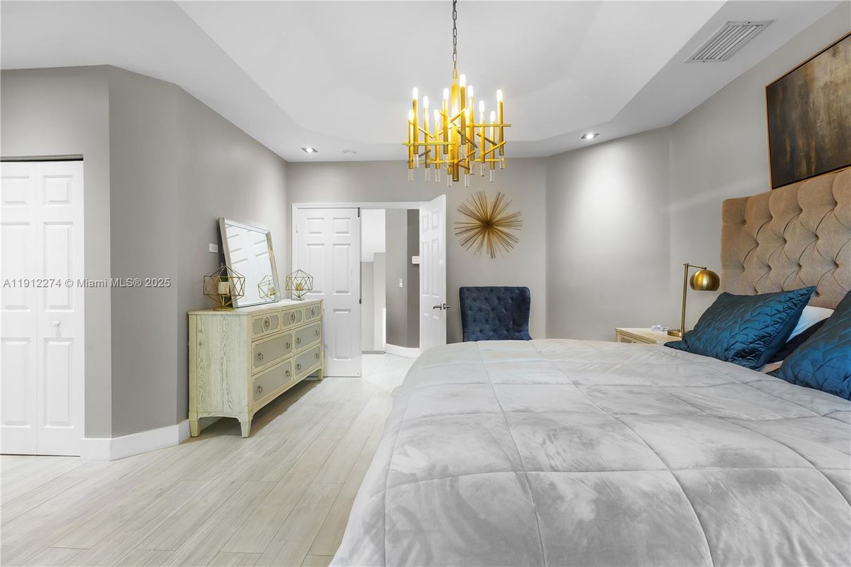 Bedroom, Chandelier, Interior, Pendant Lights, Recessed Lighting, Wood Texture Flooring