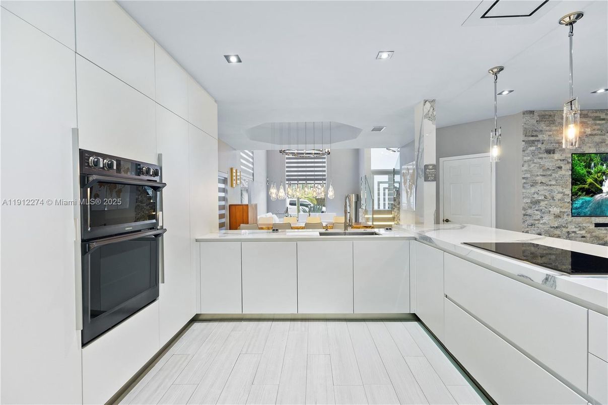 Interior, Kitchen, Pendant Lights, Recessed Lighting, Stone Walls