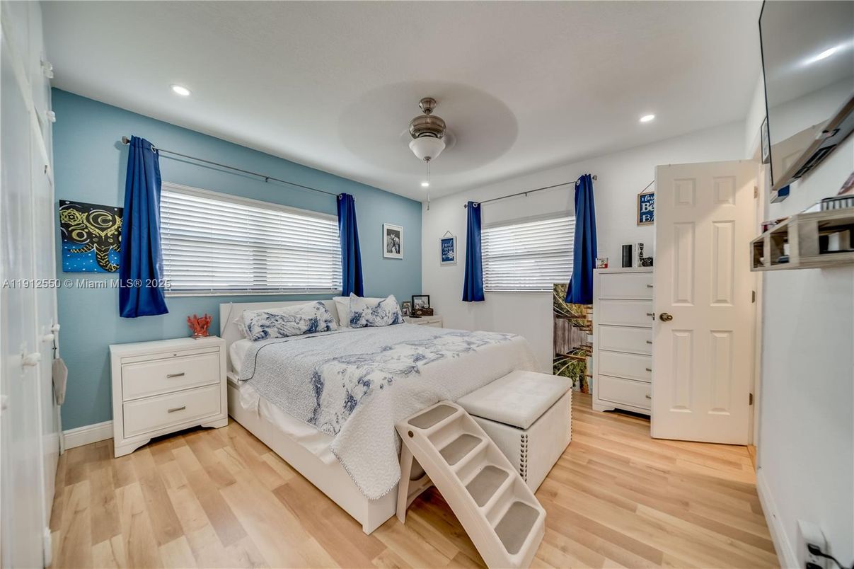 Bedroom, Interior, Recessed Lighting, Wood Texture Flooring