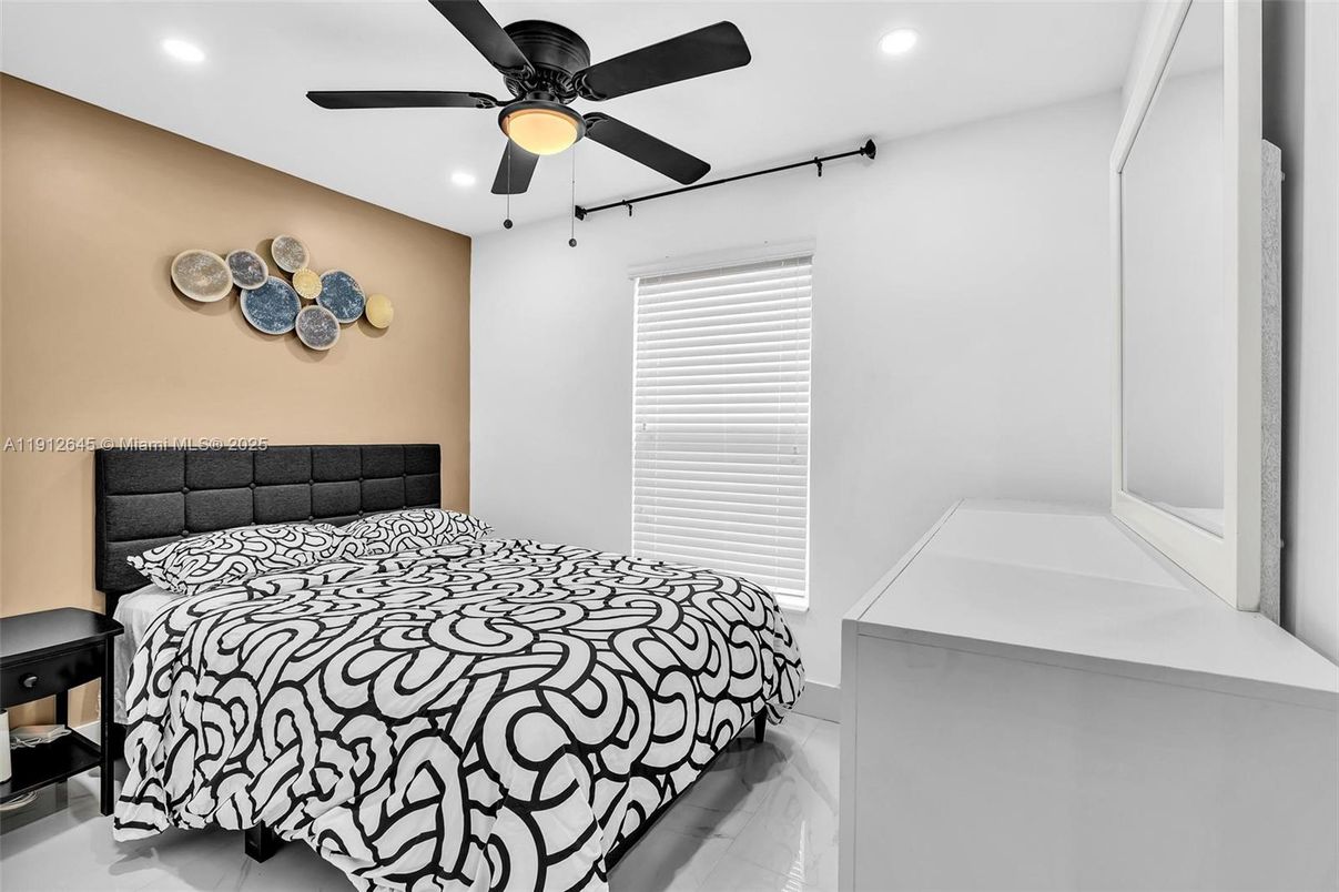 Bedroom, Interior, Recessed Lighting