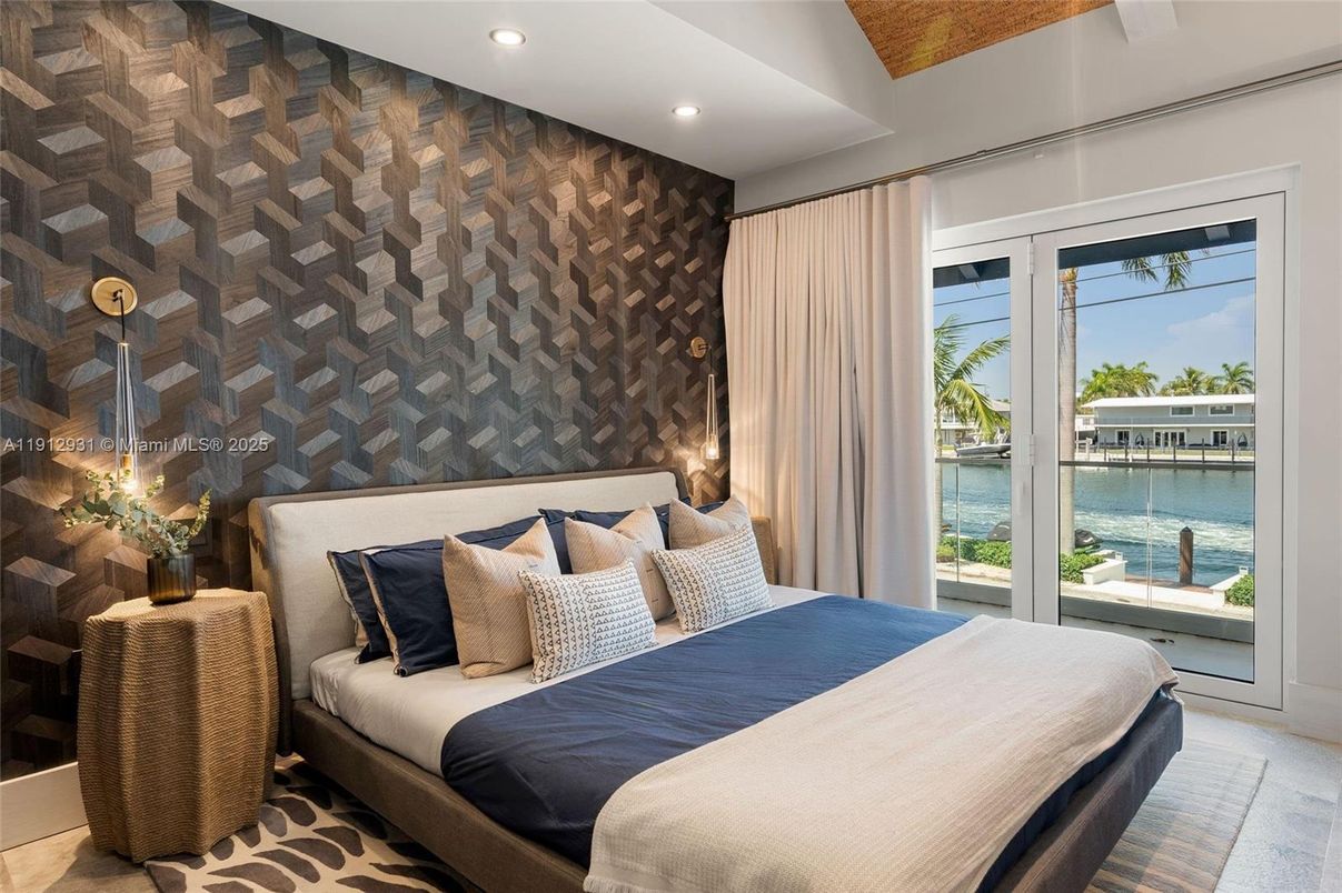 Bedroom, Interior, Recessed Lighting, Water