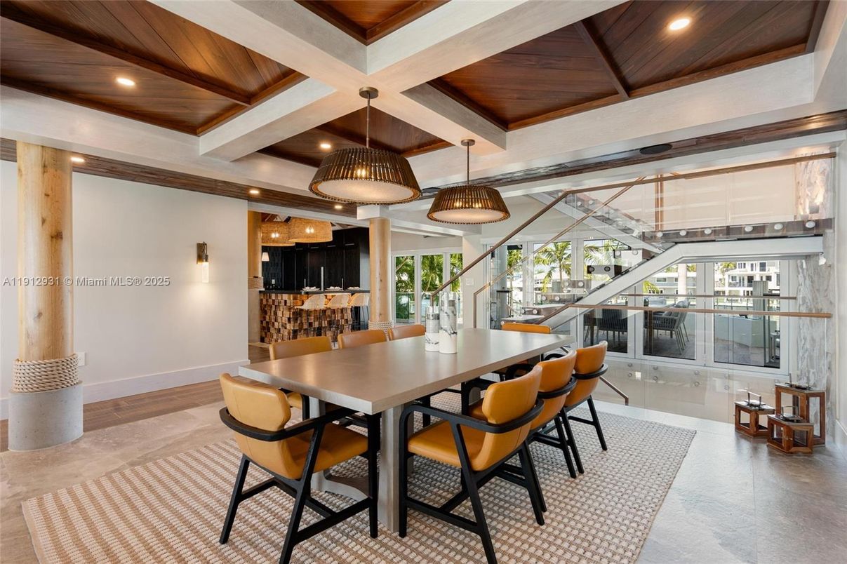 Dining room, Interior, Pendant Lights, Recessed Lighting, Wooden Beams, Wooden Ceilings