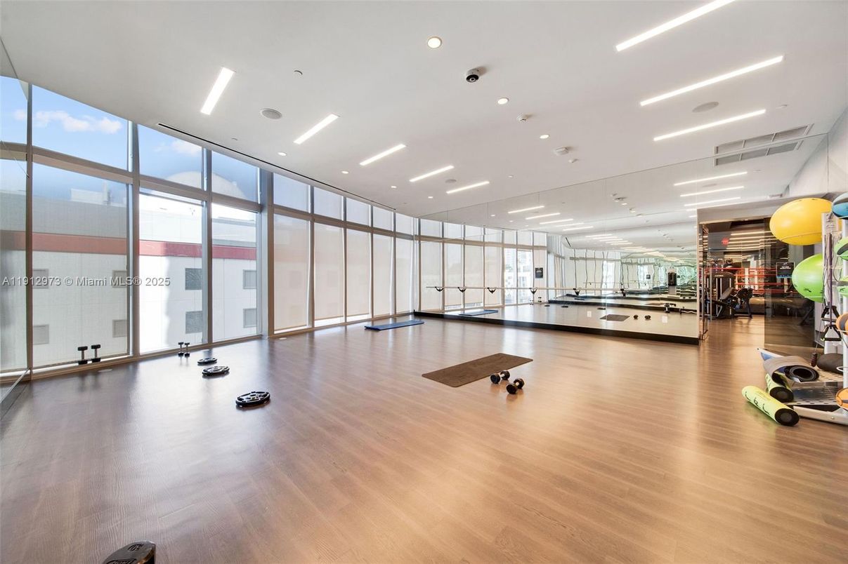Fitness Equipment, Interior, Recessed Lighting, Wood Texture Flooring