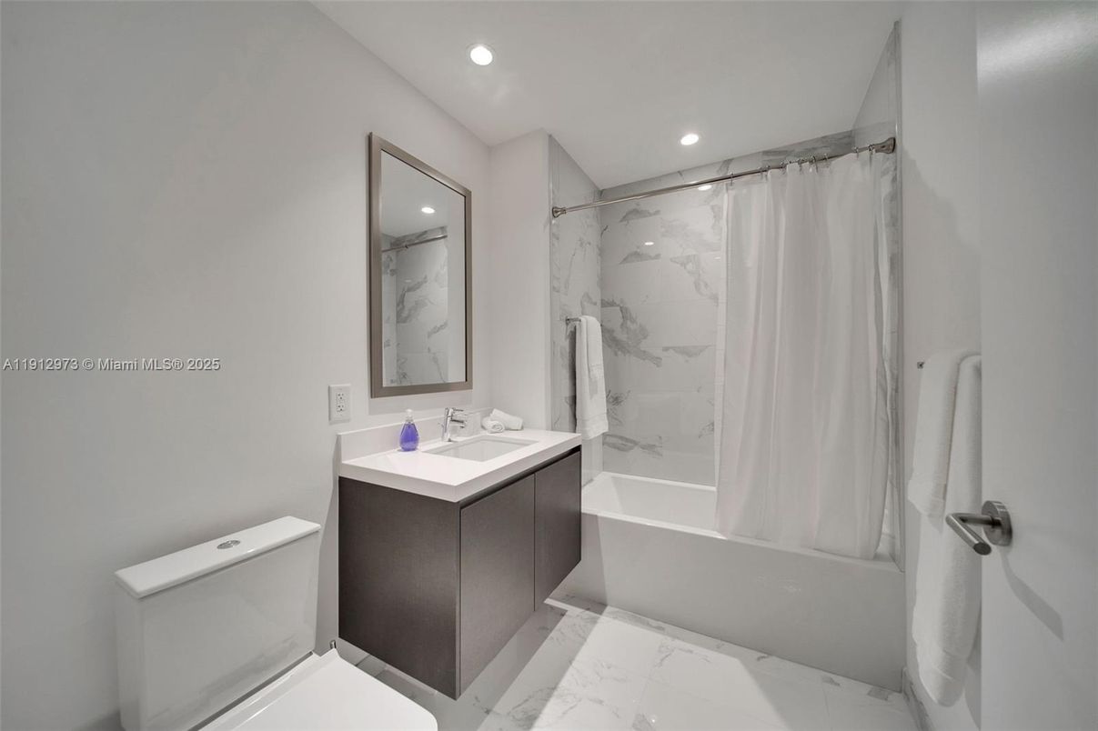 Bathroom, Interior, Marble, Marble Walls, Recessed Lighting