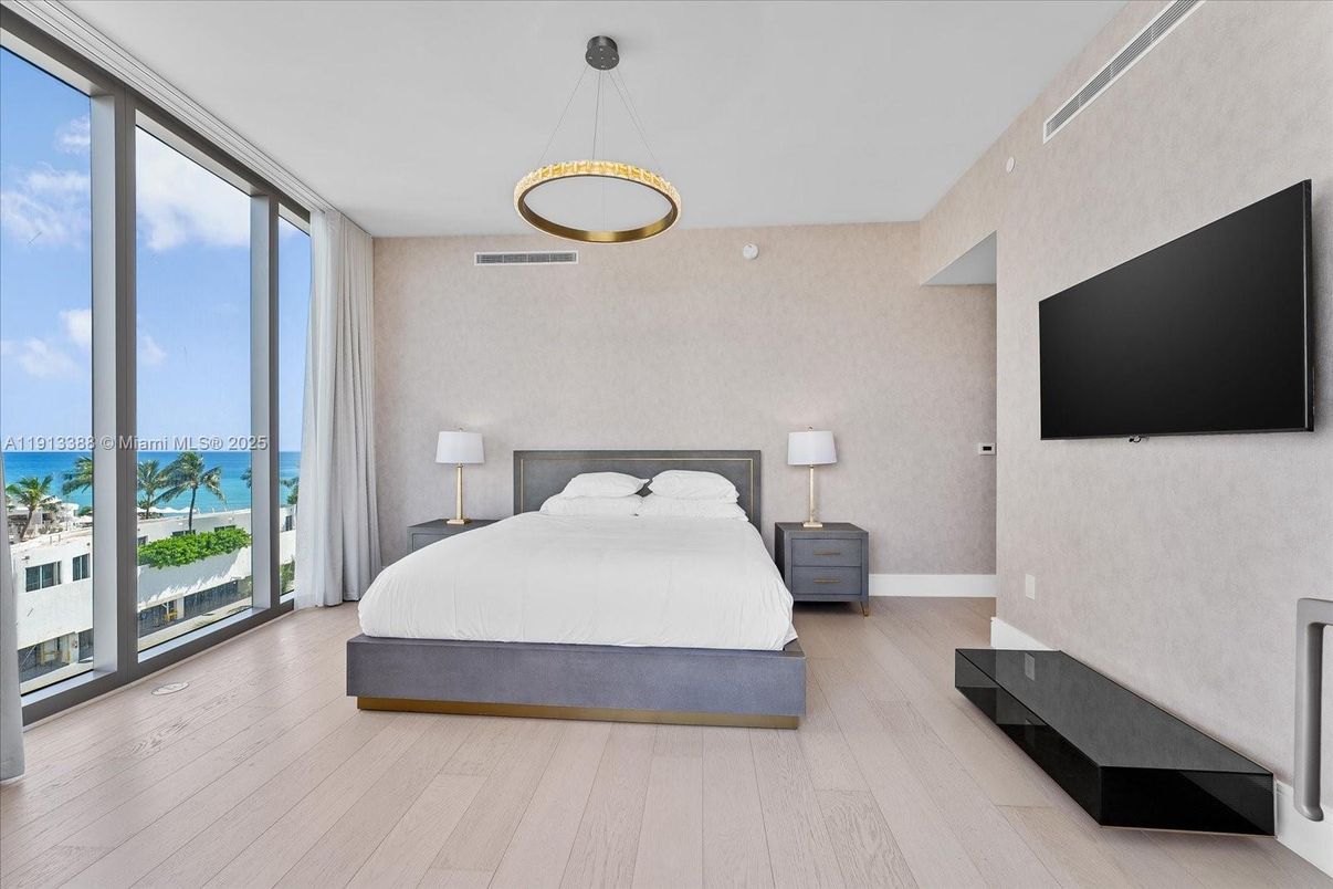 Bedroom, Interior, Pendant Lights, Water, Wood Texture Flooring