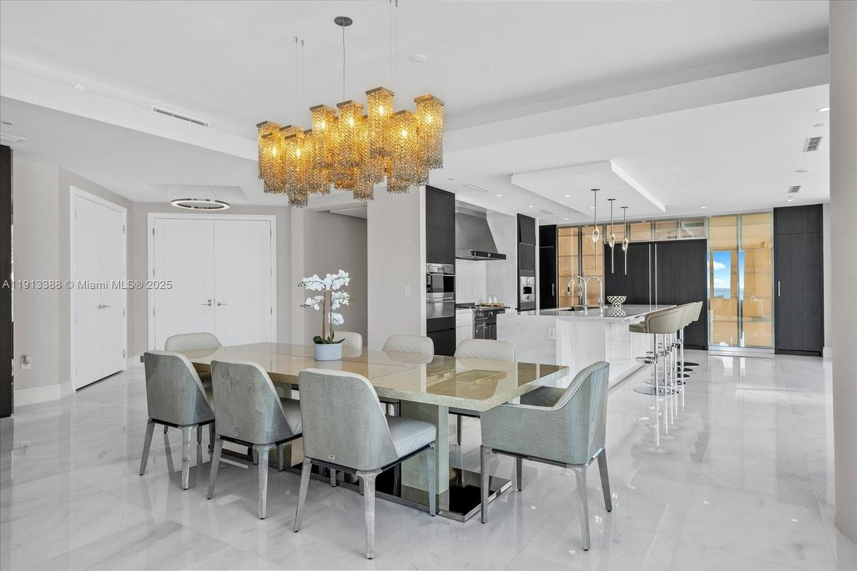 Chandelier, Dining room, Interior, Kitchen, Pendant Lights, Recessed Lighting, Stainless Steel Appliances