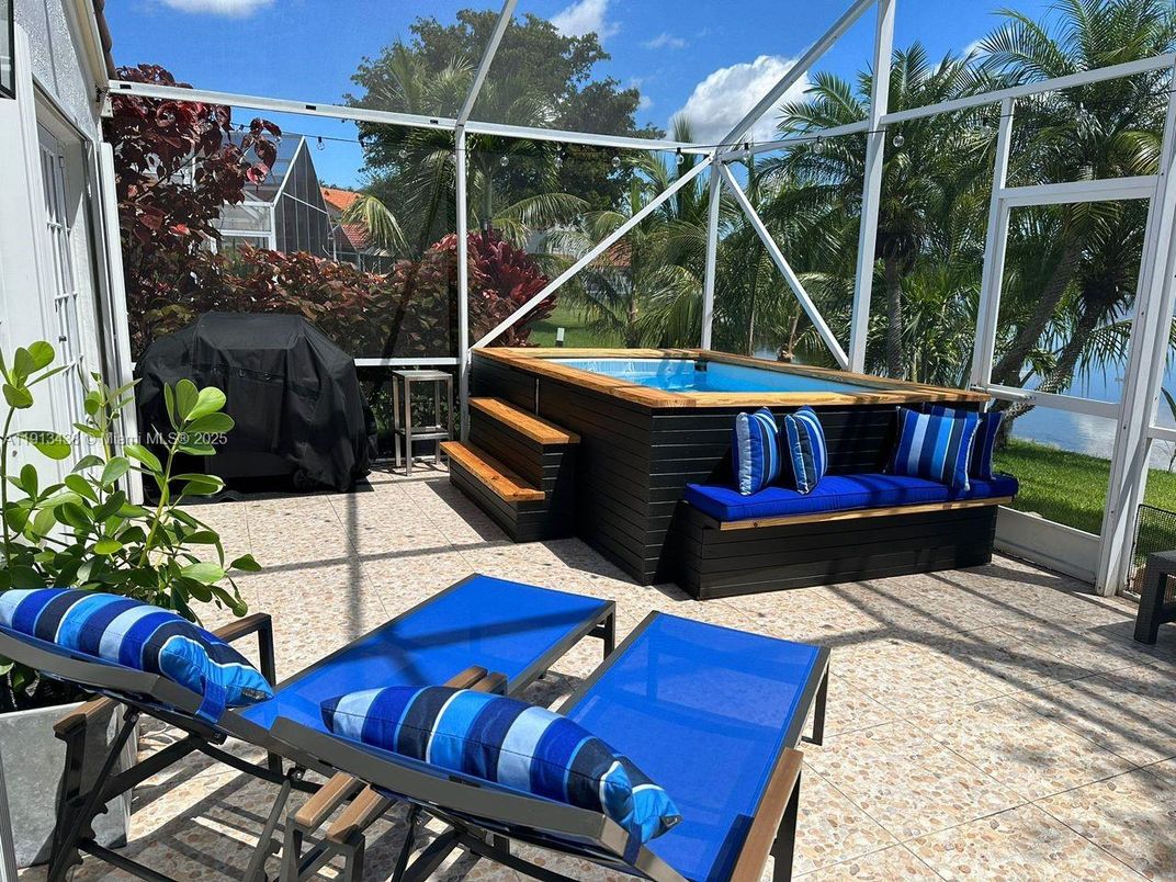 Glass Ceilings, Hot Tub, Interior, Sun Room