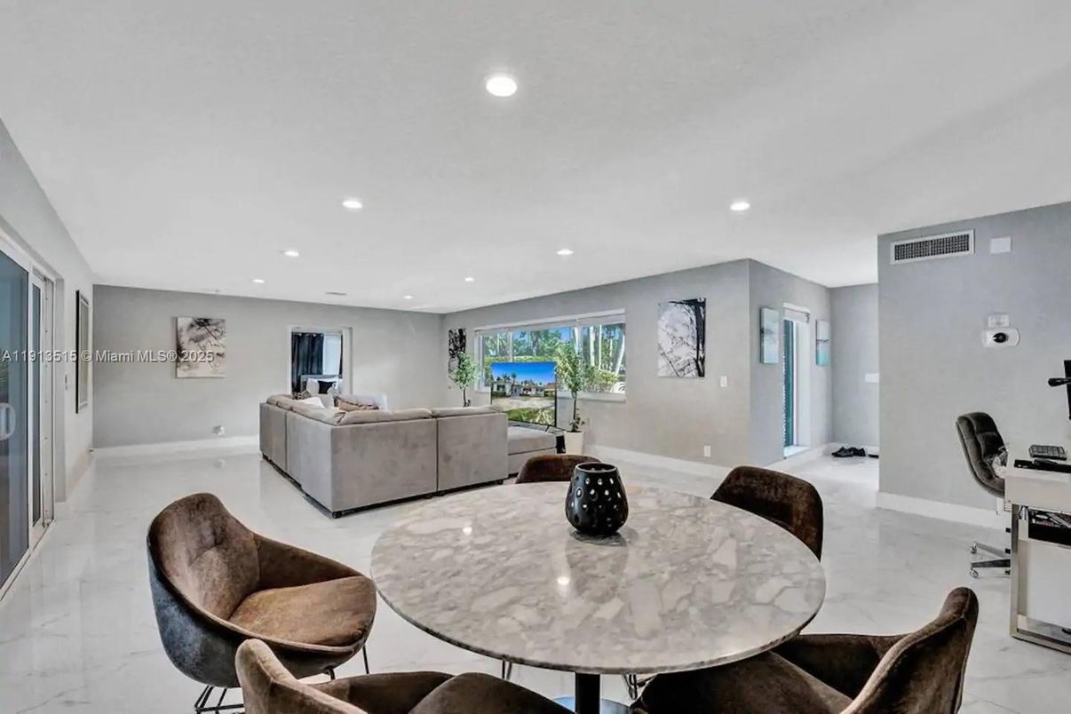 Dining room, Interior, Living room, Marble, Recessed Lighting