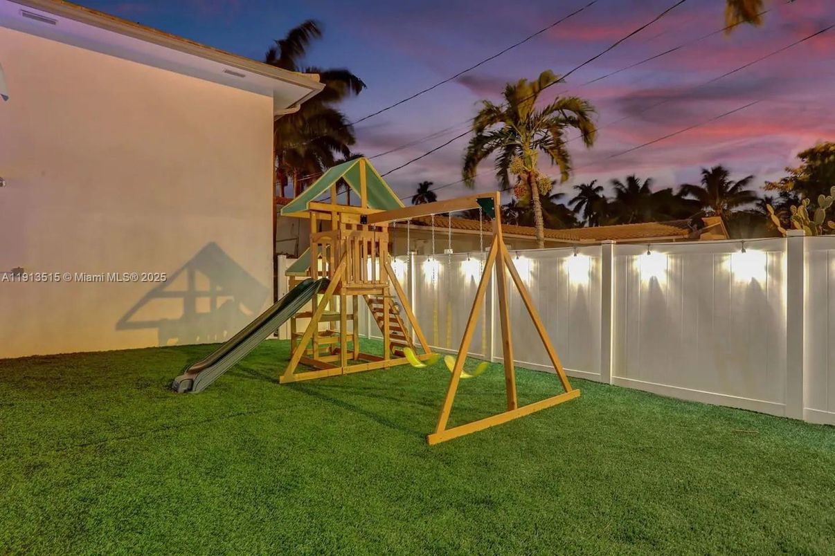 Backyard, Exterior, Playground