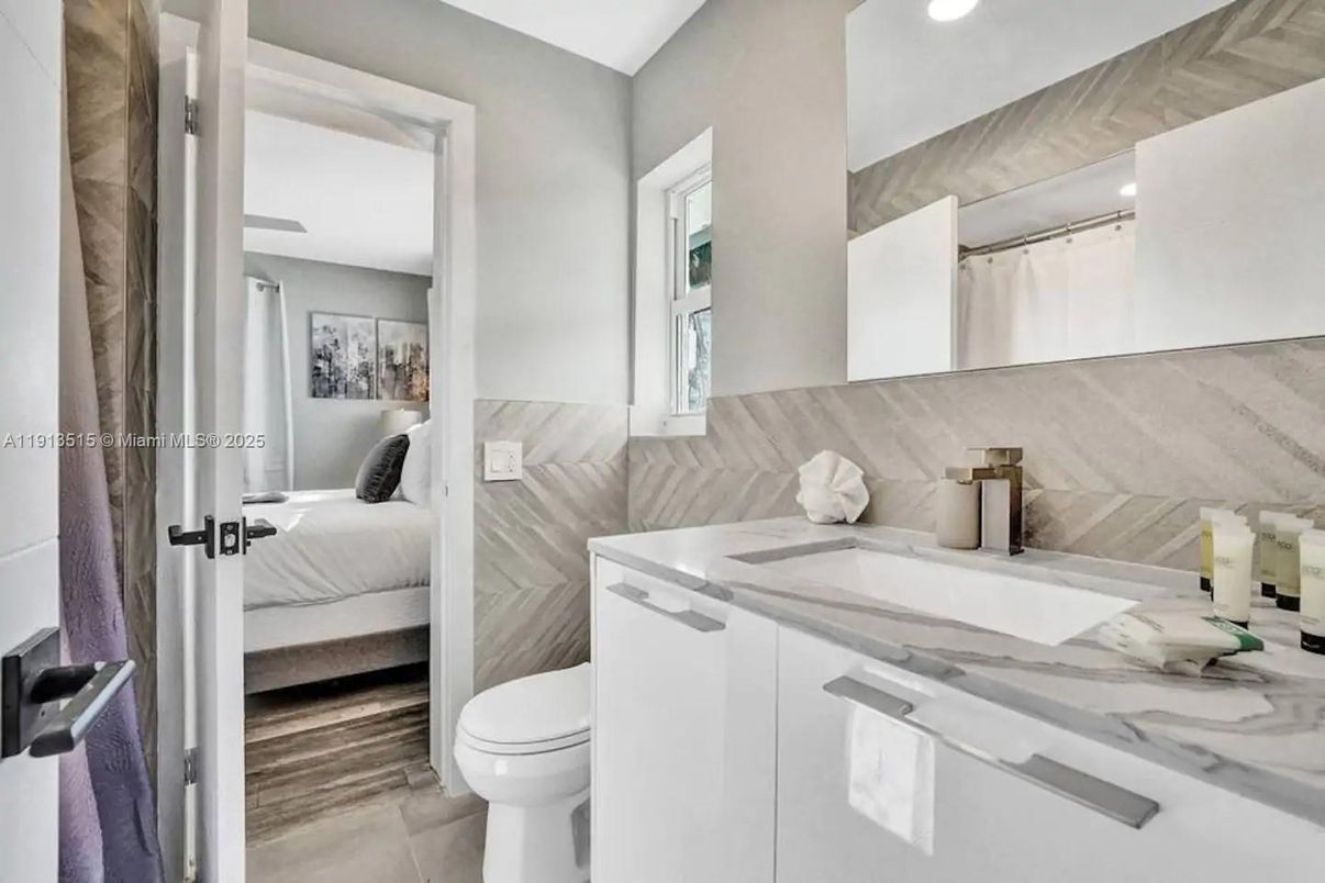 Bathroom, Bedroom, Interior, Recessed Lighting