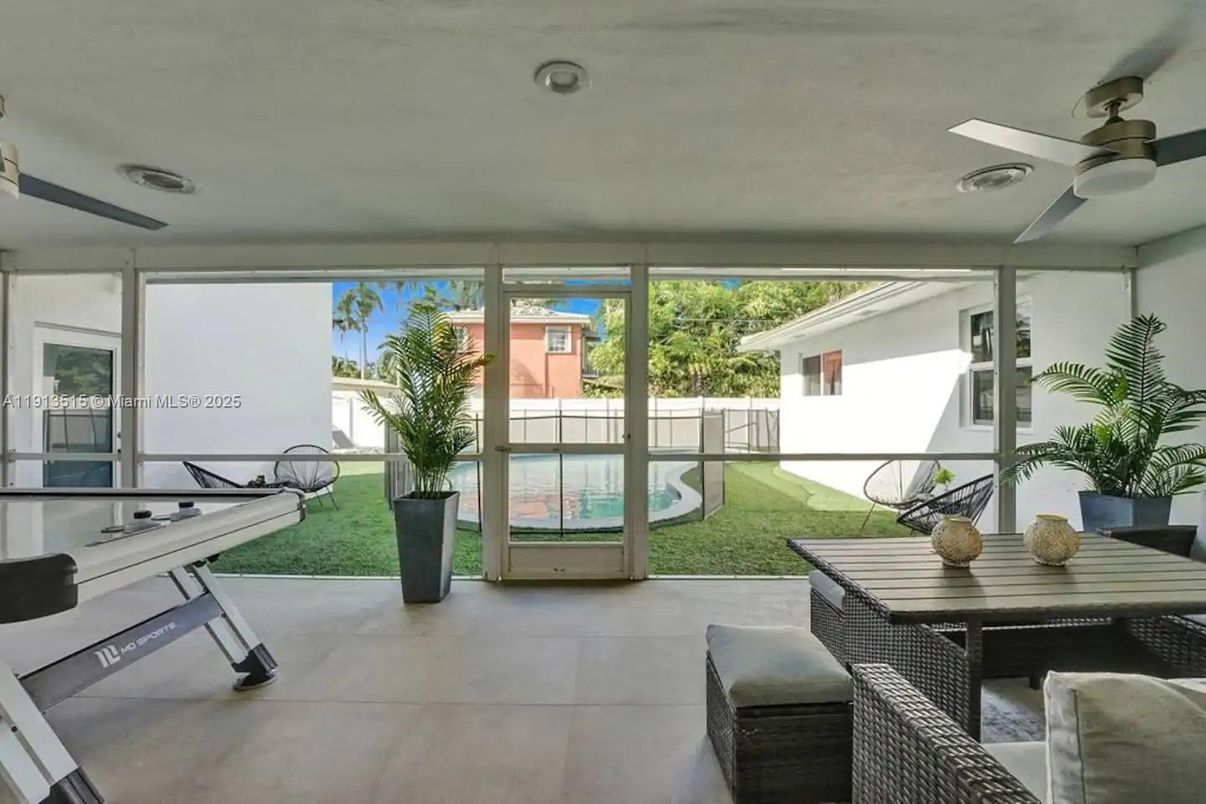 Interior, Recessed Lighting, Sun Room