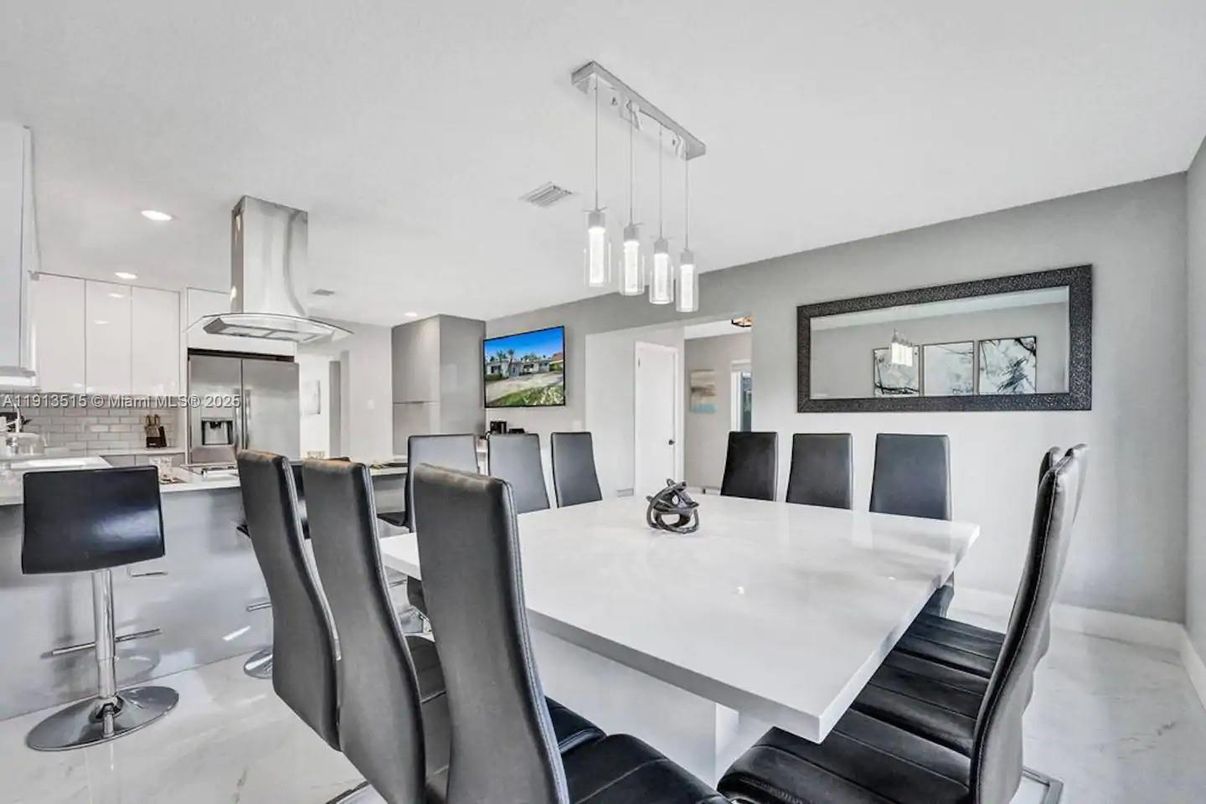 Dining room, Interior, Kitchen, Pendant Lights, Recessed Lighting