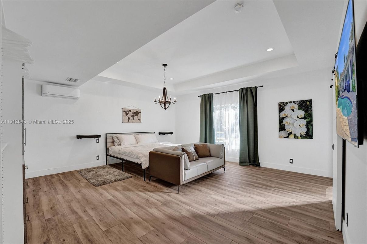 Bedroom, Chandelier, Interior, Pendant Lights, Recessed Lighting, Wood Texture Flooring