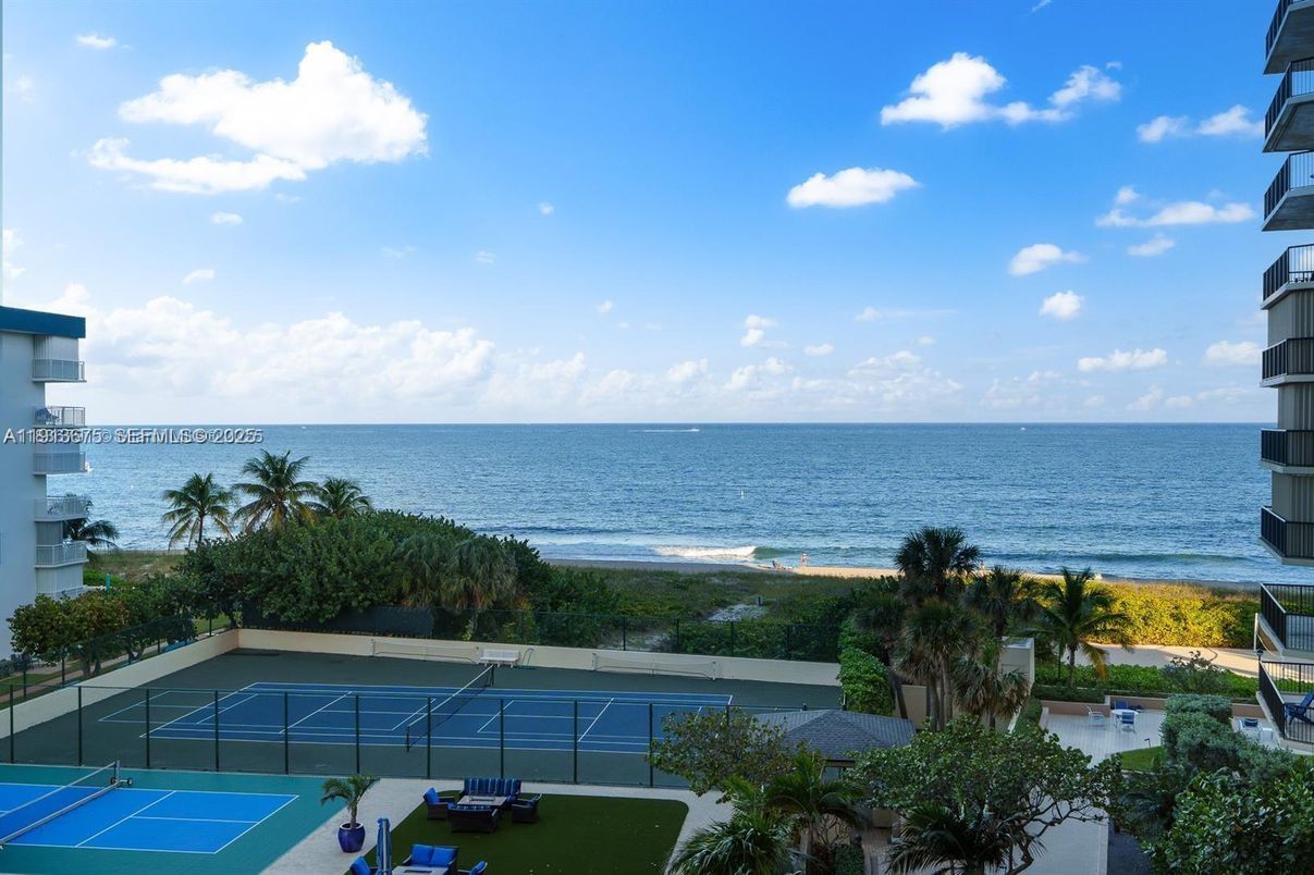 Exterior, Tennis Courts