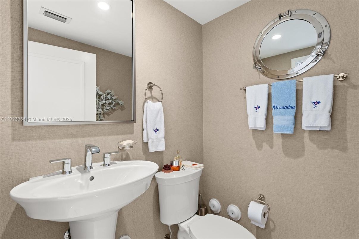 Bathroom, Interior, Recessed Lighting