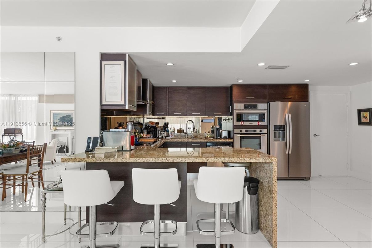 Dining room, Interior, Kitchen, Recessed Lighting, Stainless Steel Appliances