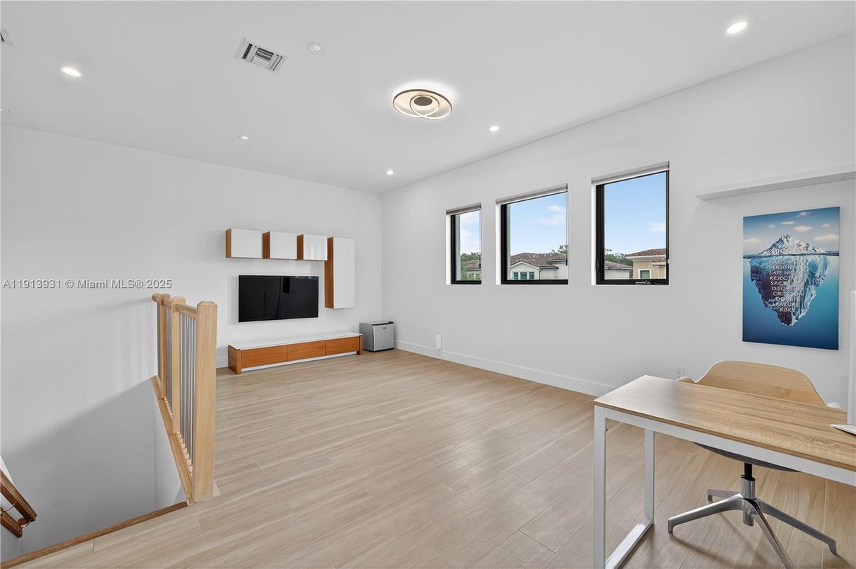 Home Office, Interior, Recessed Lighting, Wood Texture Flooring