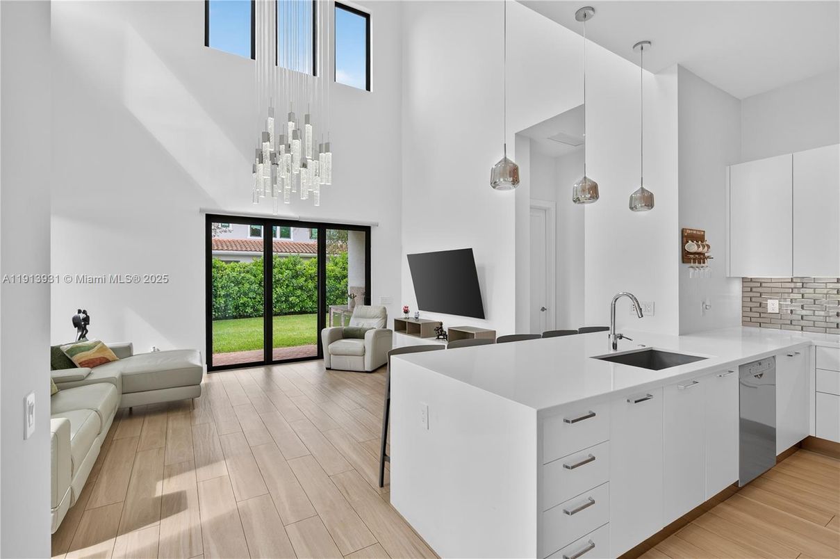 Interior, Kitchen, Pendant Lights, Wood Texture Flooring