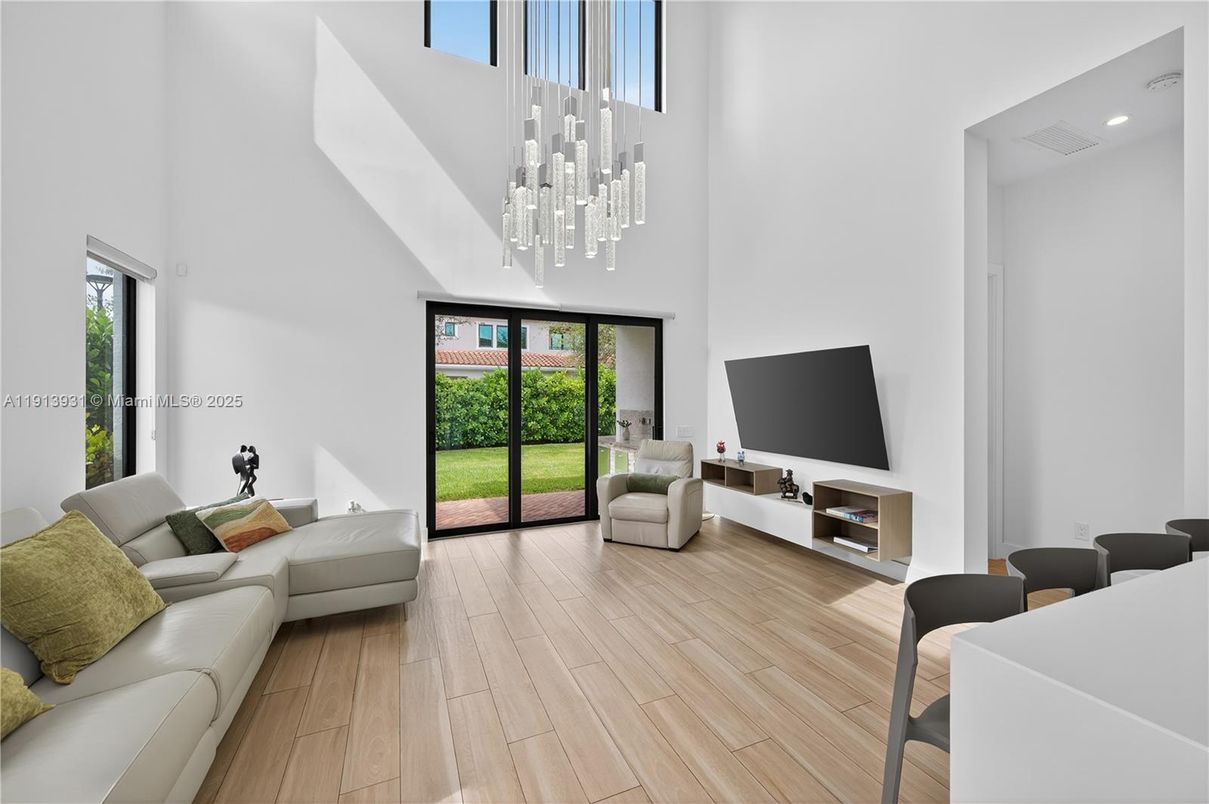 Interior, Living room, Pendant Lights, Recessed Lighting, Wood Texture Flooring