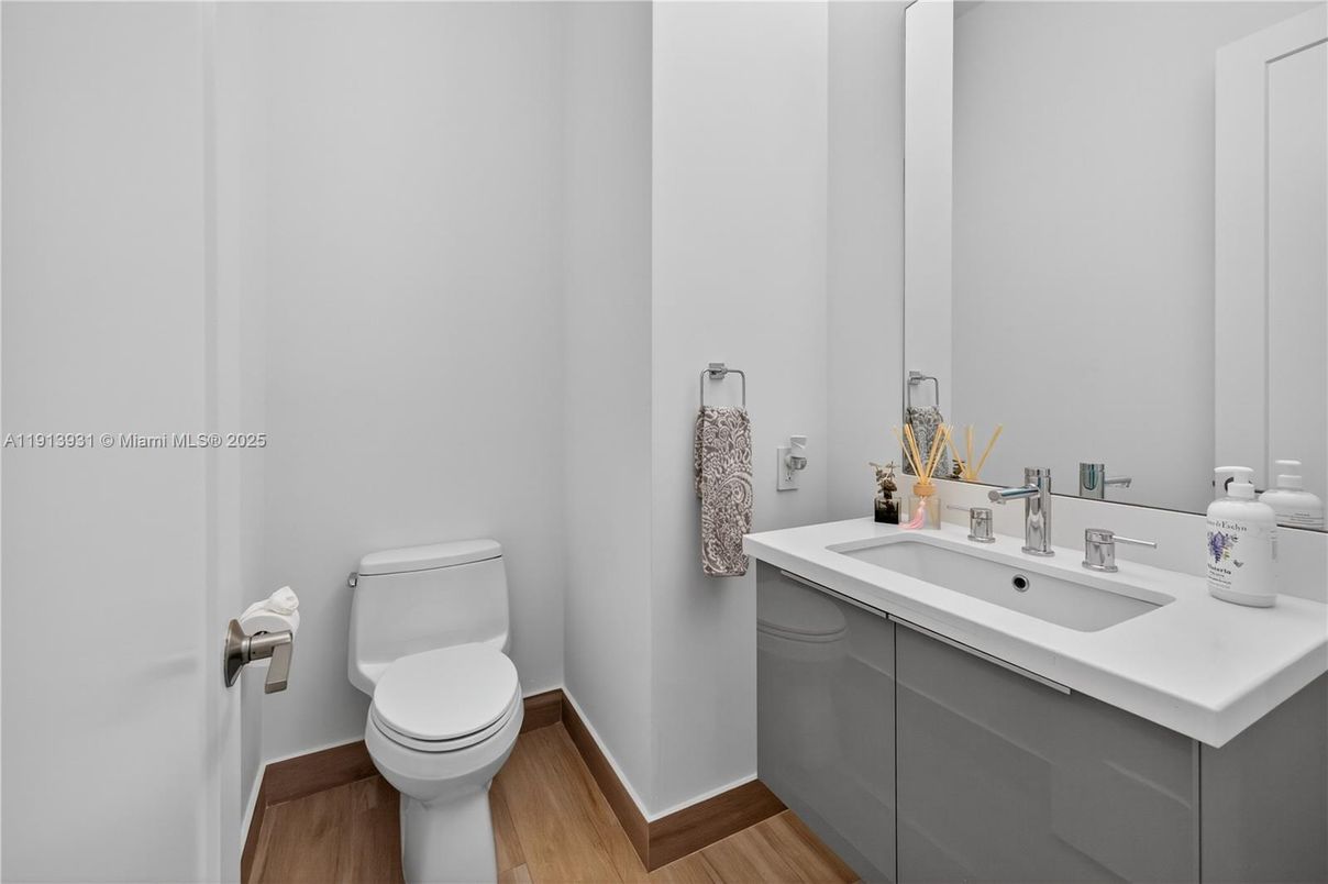 Bathroom, Interior, Wood Texture Flooring