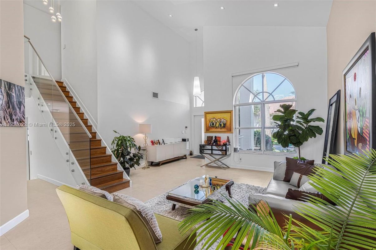 Interior, Living room, Pendant Lights, Recessed Lighting