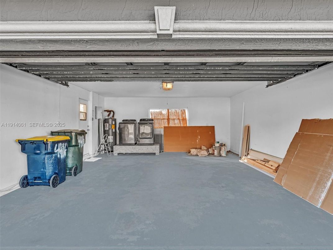 Garage, Interior