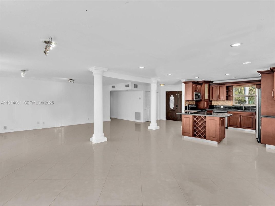 Empty room, Interior, Kitchen, Recessed Lighting