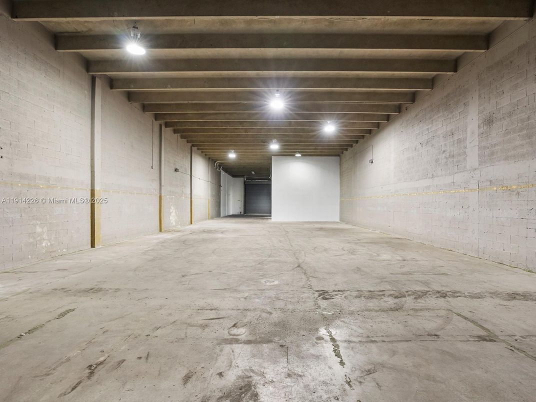 Empty room, Interior, Stone Walls, Wooden Beams
