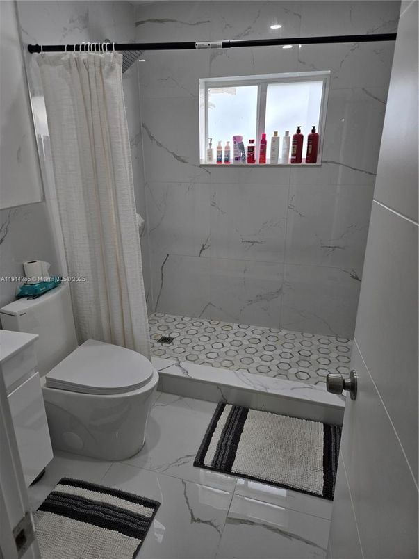 Bathroom, Interior, Marble Walls