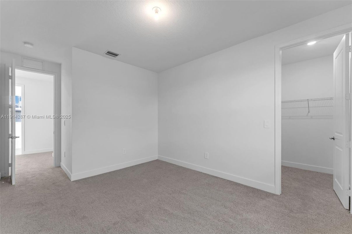 Empty room, Interior, Recessed Lighting, Walk-in Closets