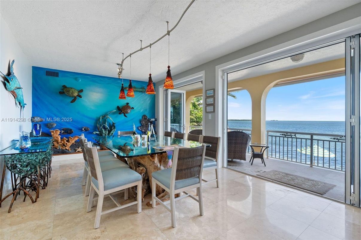 Dining room, Interior, Pendant Lights, Water