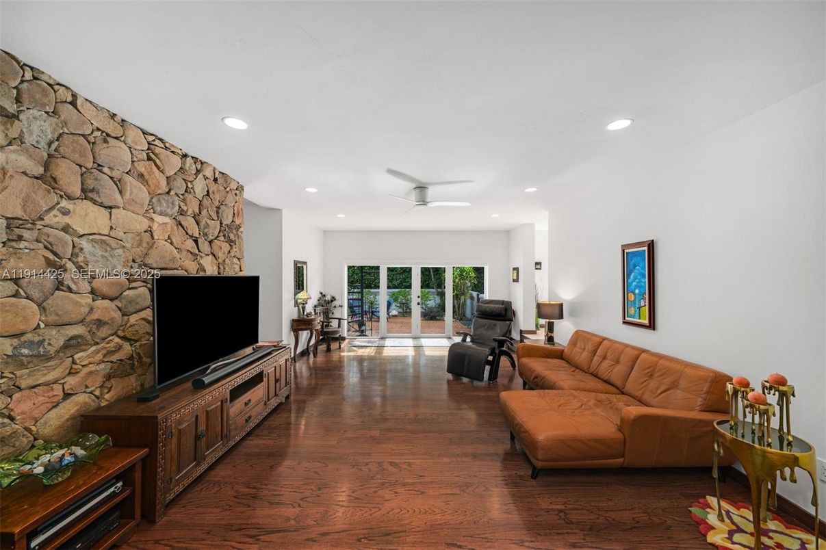 Interior, Living room, Recessed Lighting, Stone Walls, Wood Texture Flooring