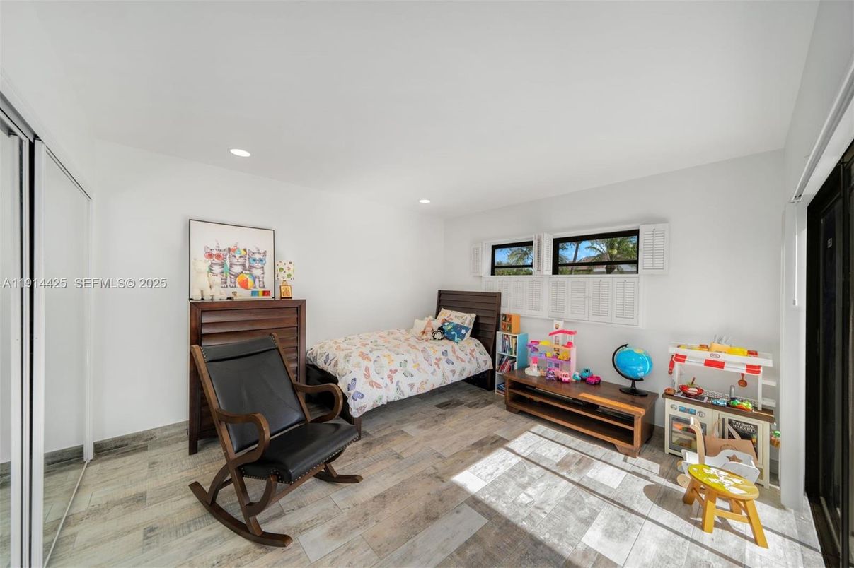 Bedroom, Interior, Recessed Lighting, Wood Texture Flooring