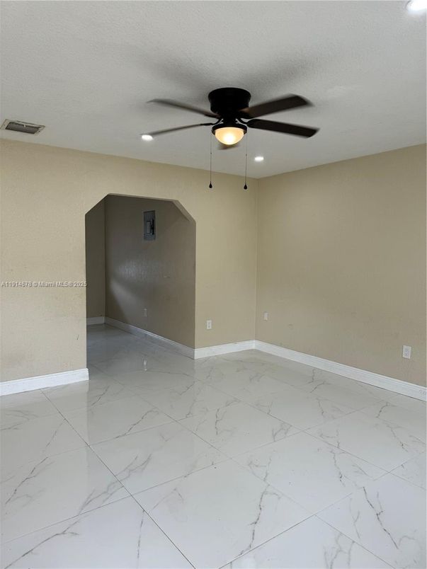 Empty room, Interior, Marble, Recessed Lighting