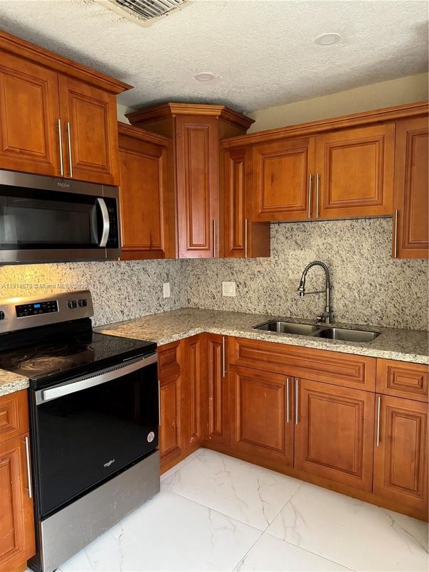 Interior, Kitchen, Marble, Recessed Lighting