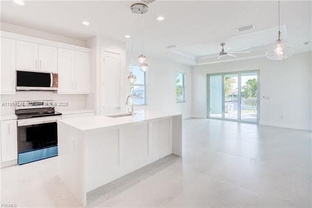 Chandelier, Empty room, Interior, Kitchen, Pendant Lights, Recessed Lighting
