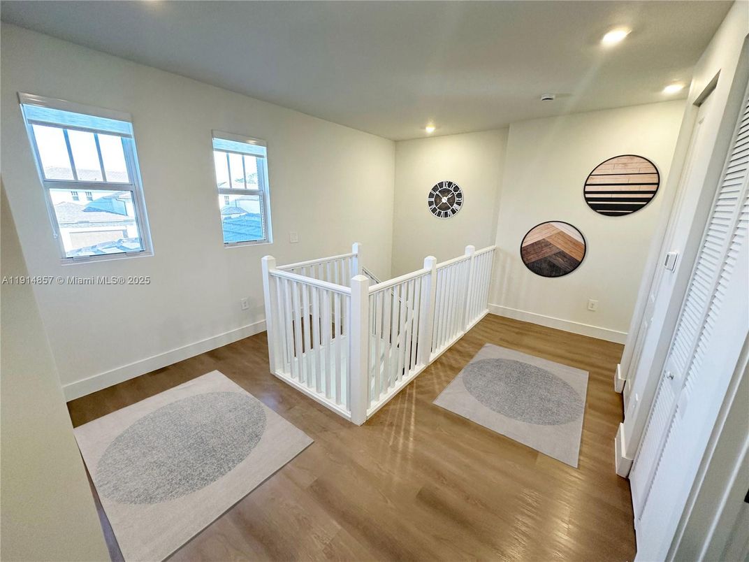 Interior, Recessed Lighting, Wood Texture Flooring