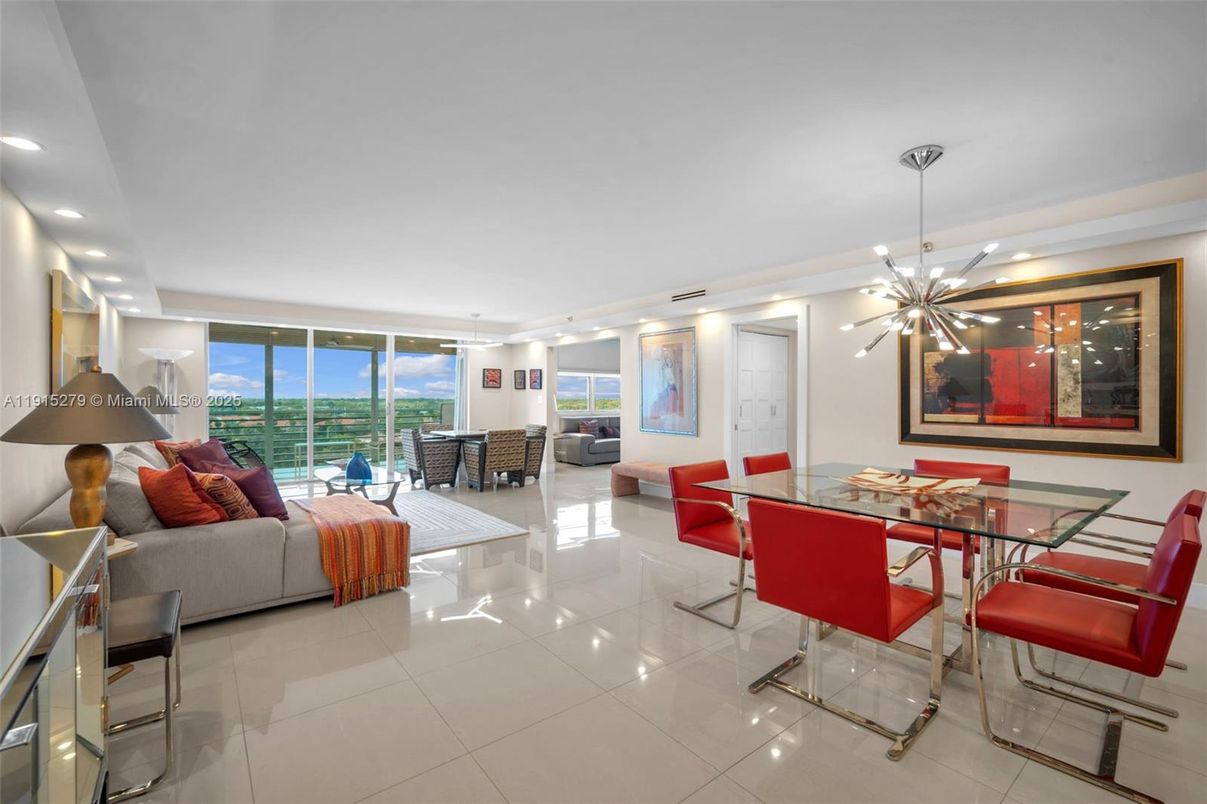 Dining room, Interior, Living room, Pendant Lights, Recessed Lighting