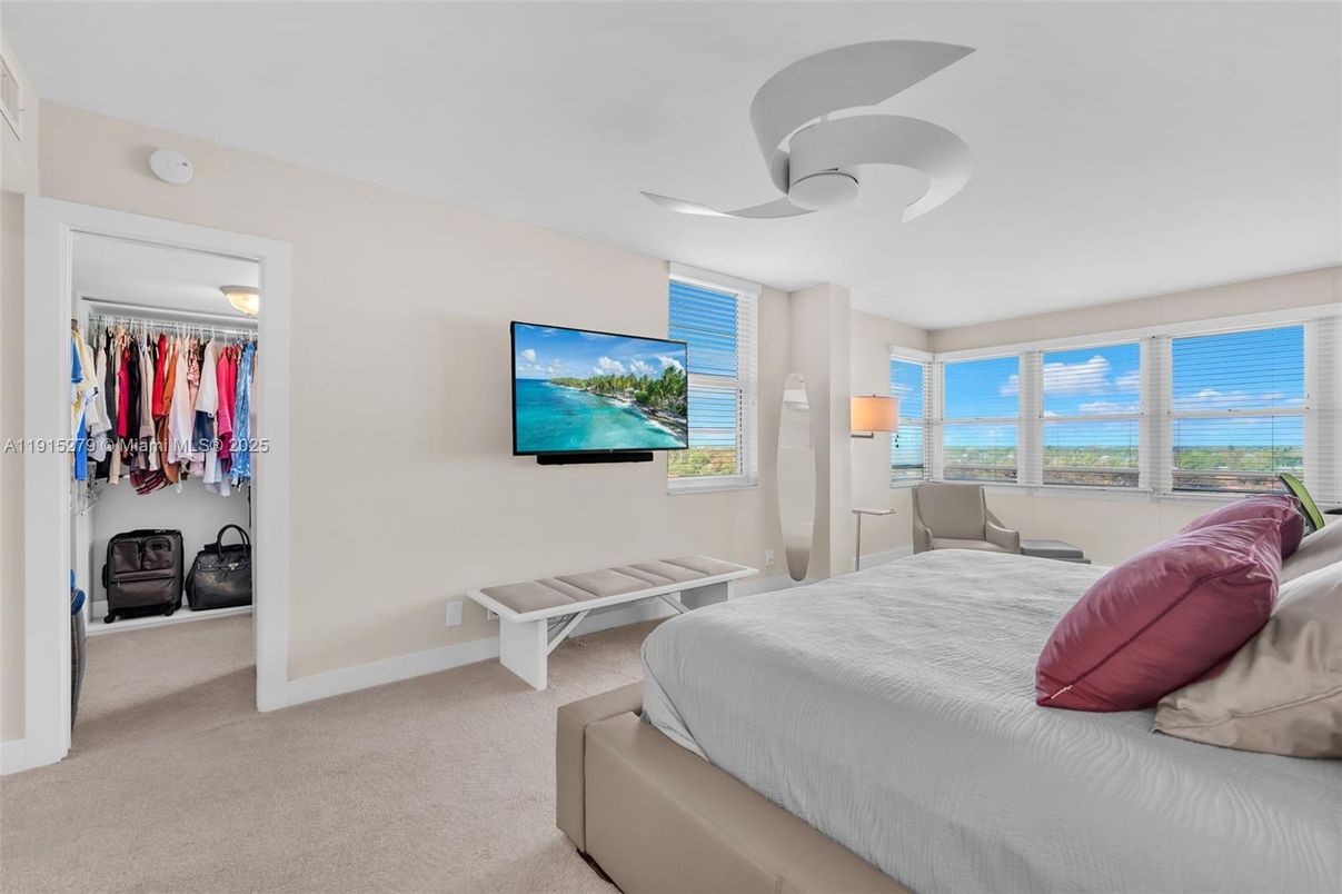 Bedroom, Interior, Water