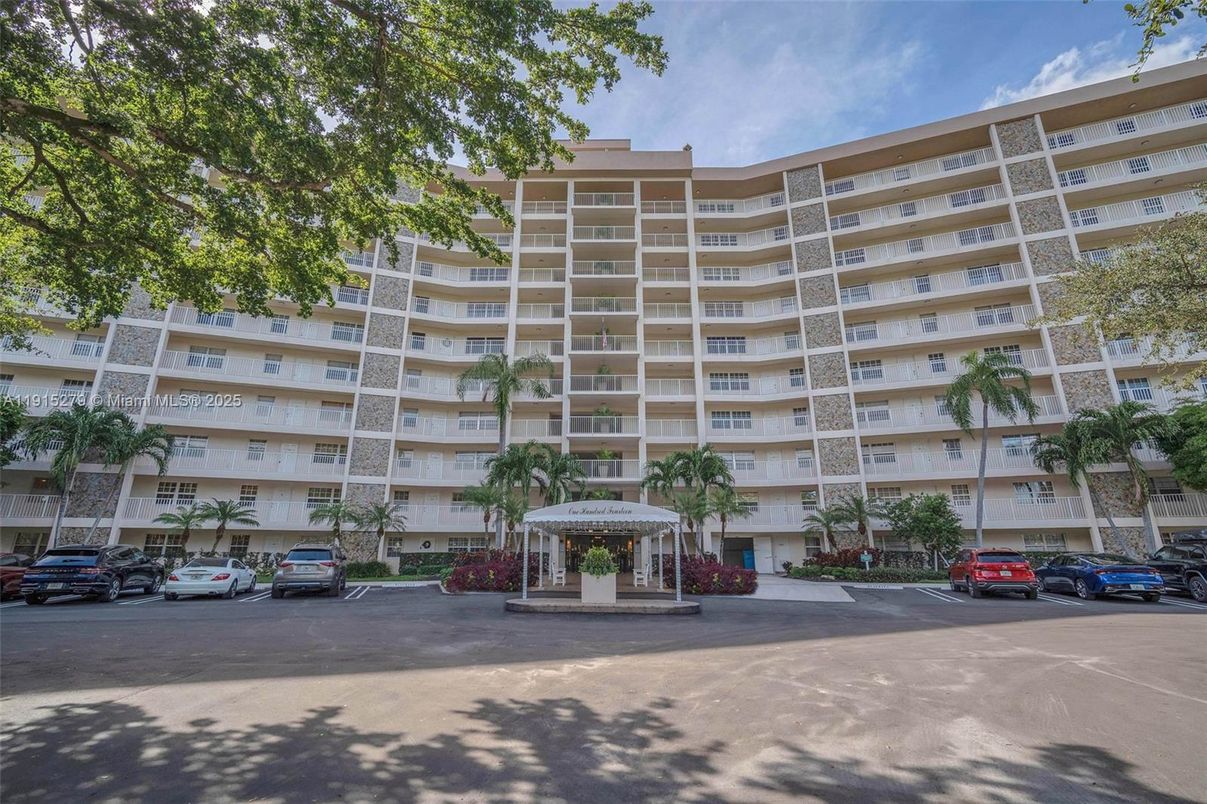 Exterior, Facade, Condo Building