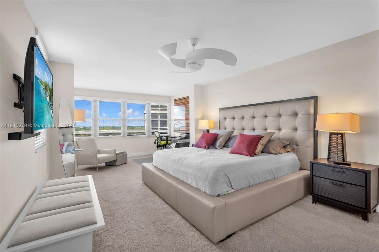 Bedroom, Interior, Water