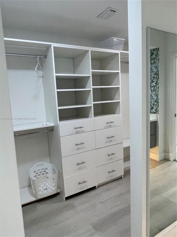 Interior, Walk-in Closets