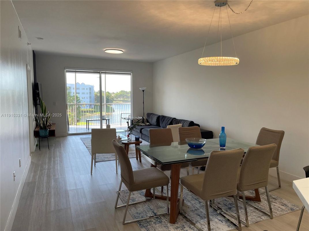 Dining room, Interior, Living room, Pendant Lights, Recessed Lighting, Wood Texture Flooring