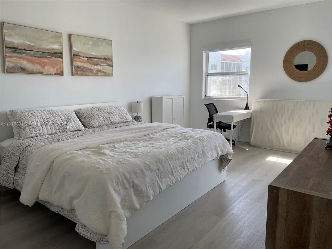 Bedroom, Home Office, Interior, Wood Texture Flooring