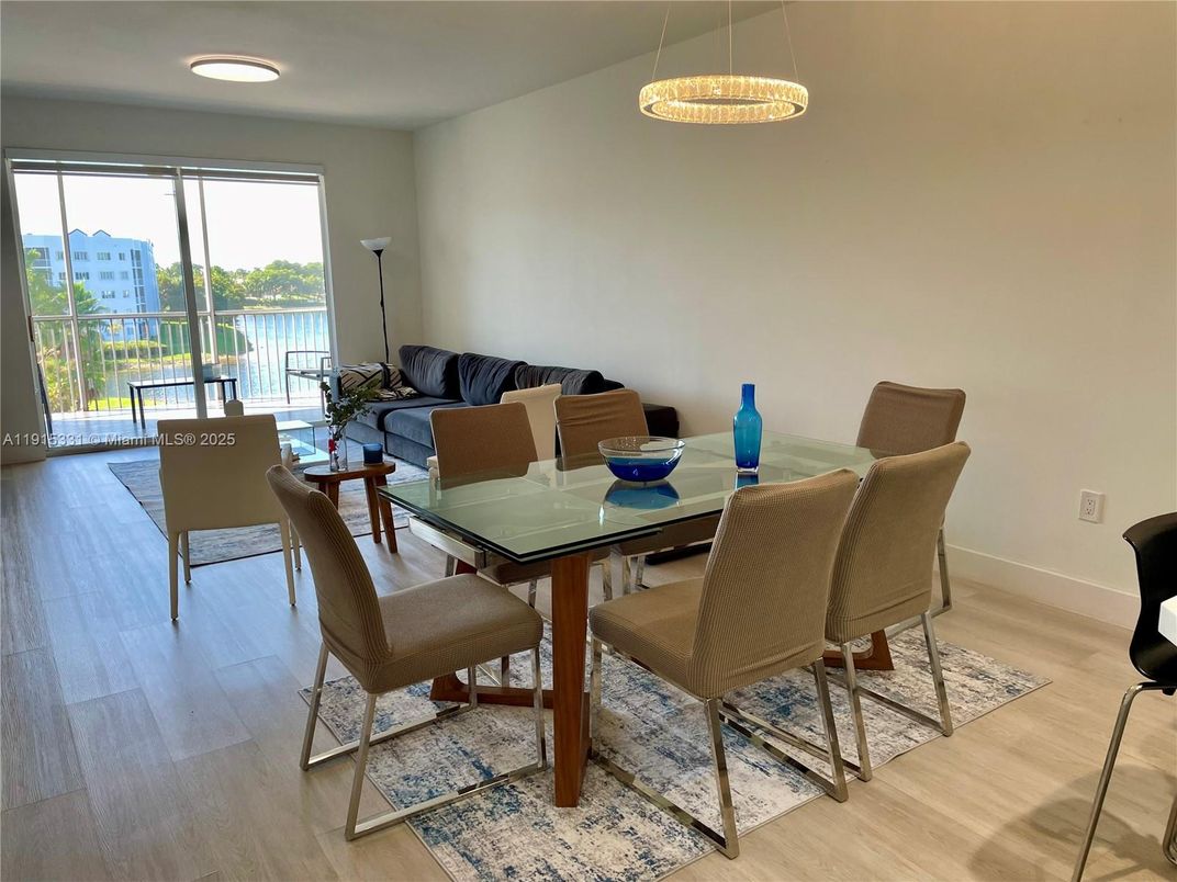 Dining room, Interior, Living room, Pendant Lights, Recessed Lighting, Wood Texture Flooring