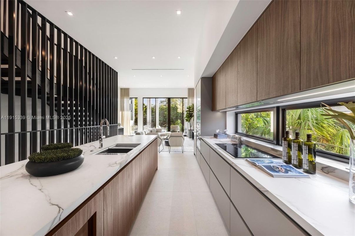 Dining room, Interior, Kitchen, Recessed Lighting
