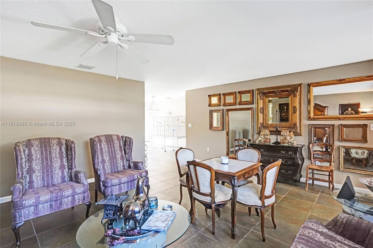 Dining room, Interior