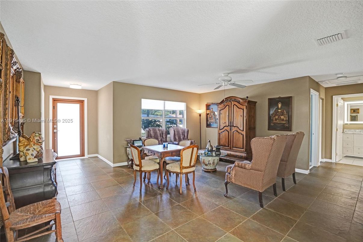 Dining room, Interior