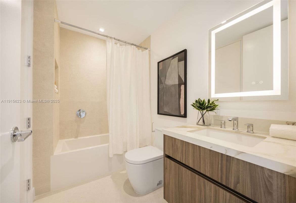 Bathroom, Interior, Recessed Lighting
